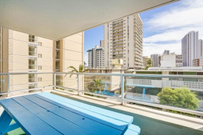 Honolulu Condo with Balcony Walk to Waikiki Beach!